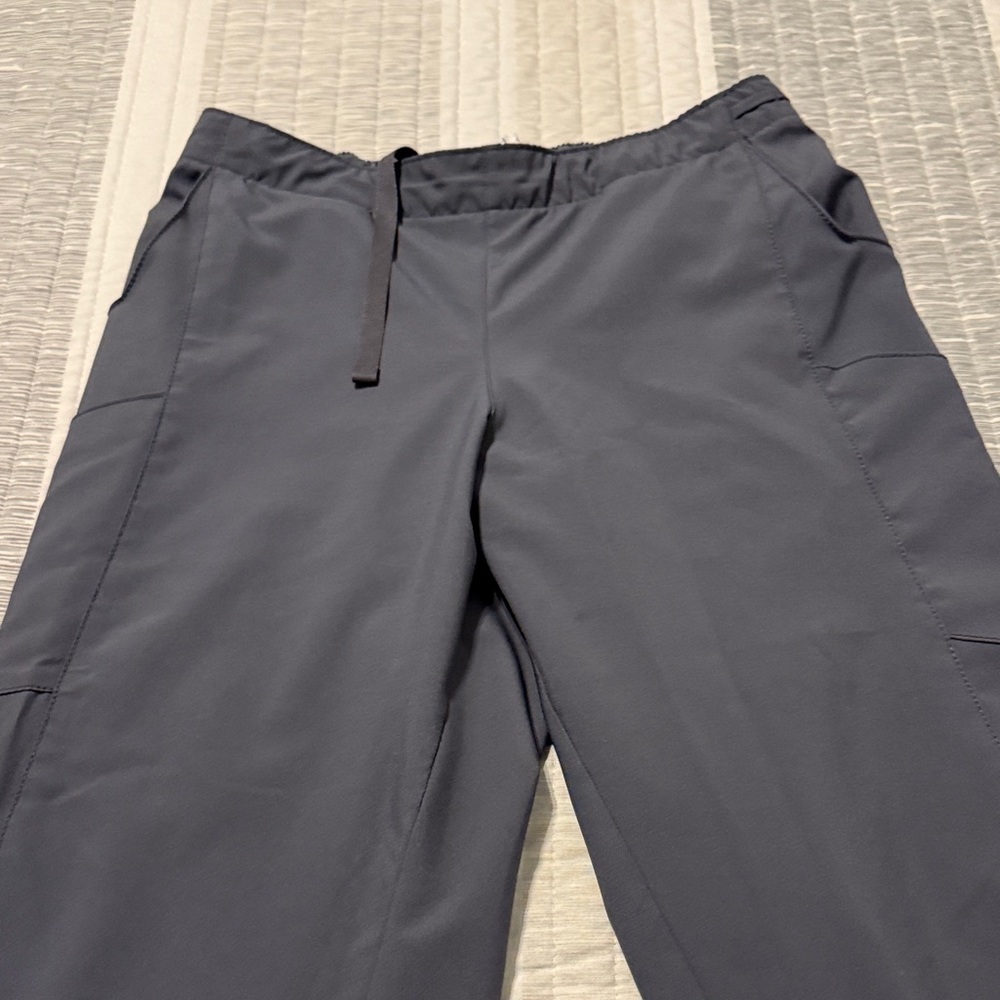 Gray scrub pants. Medium petite